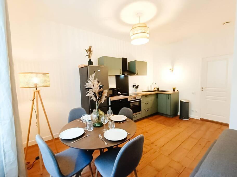 Cosy Calypso 2Ch - Quartier Des Halles & Parking Pau Bagian luar foto