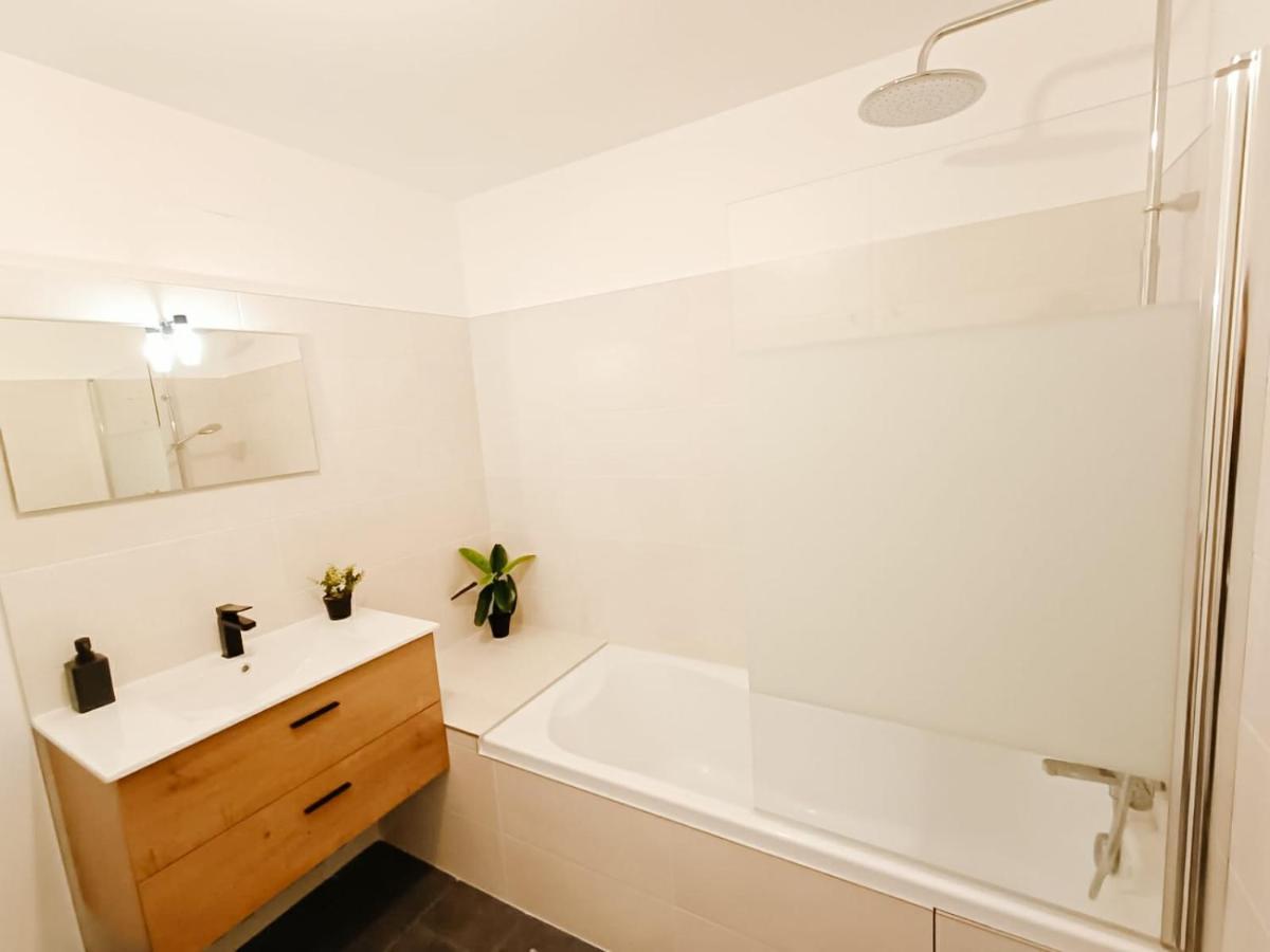 Cosy Calypso 2Ch - Quartier Des Halles & Parking Pau Bagian luar foto